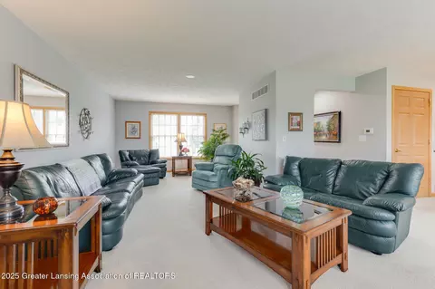 4635 Fieldview Dr, Grand Ledge, MI 48837 photo 7