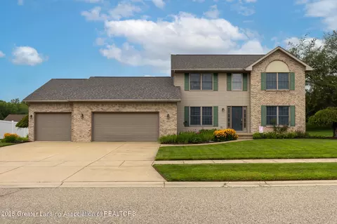 4635 Fieldview Dr, Grand Ledge, MI 48837