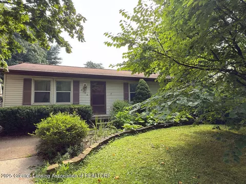 2152 Auburn Ave, Holt, MI 48842