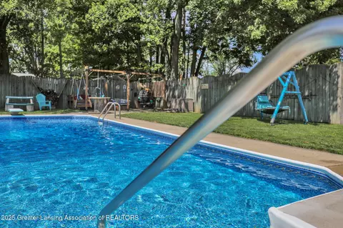 Exterior - 1132 Pine St, Grand Ledge, MI 48837 photo 2 of 17