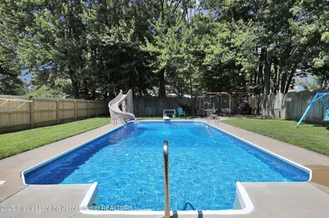 Exterior - 1132 Pine St, Grand Ledge, MI 48837 photo 5 of 17