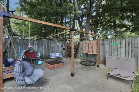 Exterior - 1132 Pine St, Grand Ledge, MI 48837 photo 14 of 17