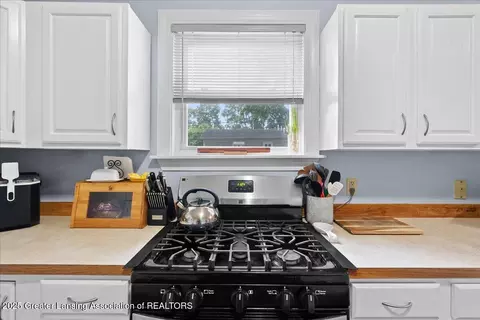 Kitchen - 1445 Lyons Ave, Lansing, MI 48910 photo 2 of 2