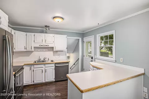Kitchen - 831 Eugenia Dr, Mason, MI 48854 photo 1 of 1