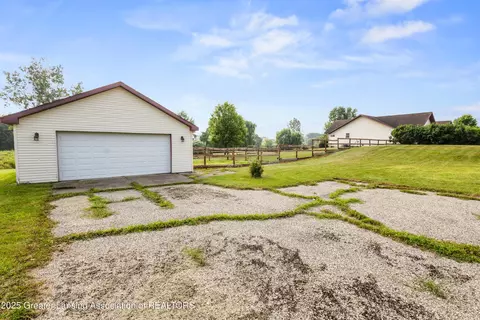 Exterior - 8283 S Williams Rd, Dewitt, MI 48820 photo 7 of 10