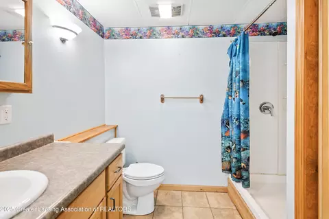 Bath - 8283 S Williams Rd, Dewitt, MI 48820 photo 4 of 5