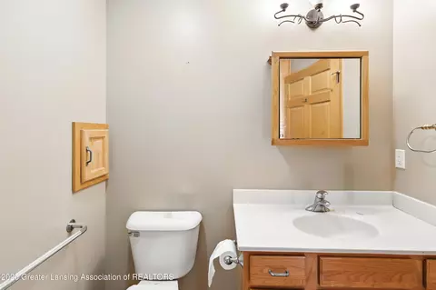 Bath - 8283 S Williams Rd, Dewitt, MI 48820 photo 5 of 5
