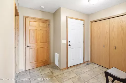 Entry Way - 8283 S Williams Rd, Dewitt, MI 48820 photo 3 of 4