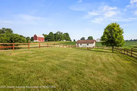 Exterior - 8283 S Williams Rd, Dewitt, MI 48820 photo 2 of 10