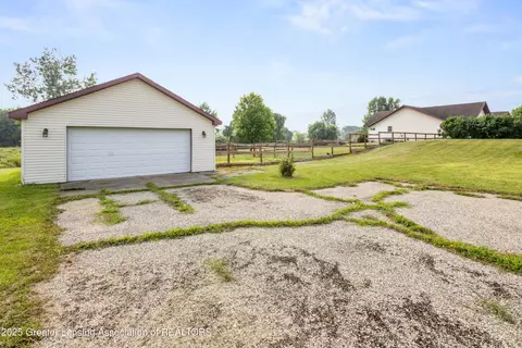 Exterior - 8283 S Williams Rd, Dewitt, MI 48820 photo 6 of 10