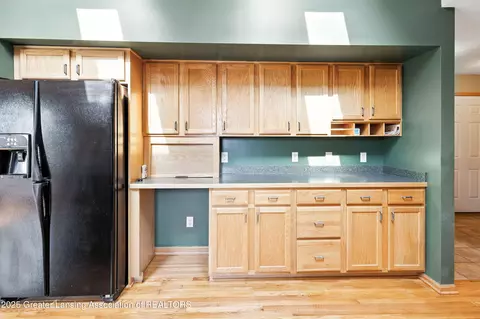 Kitchen - 8283 S Williams Rd, Dewitt, MI 48820 photo 1 of 4