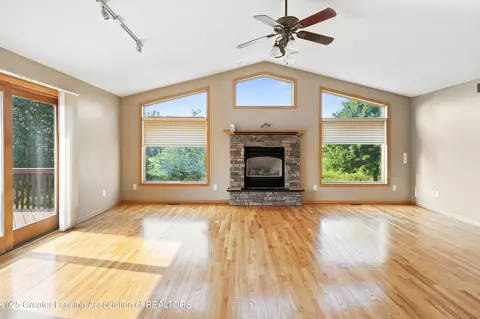 Living - 8283 S Williams Rd, Dewitt, MI 48820 photo 3 of 3