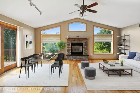 Living - 8283 S Williams Rd, Dewitt, MI 48820 photo 2 of 3