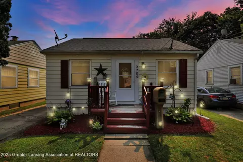 2705 Marion Ave, Lansing, MI 48910