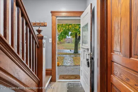 Entry Way - 518 Beech St, Lansing, MI 48912 photo 1 of 5