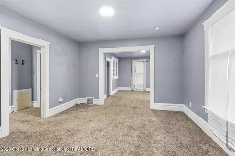 Entry Way - 518 Beech St, Lansing, MI 48912 photo 2 of 5