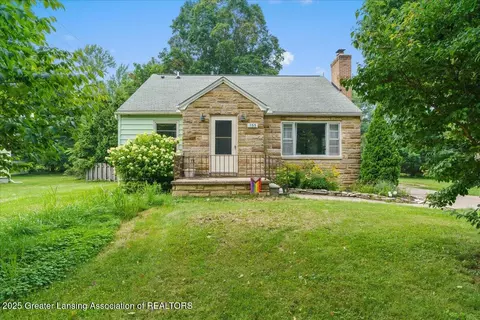 133 E Riverside St, Williamston, MI 48895