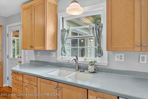 Kitchen - 133 E Riverside St, Williamston, MI 48895 photo 3 of 5