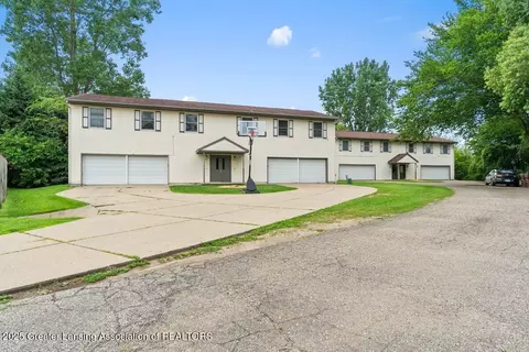 909-915 Brookside Dr, Grand Ledge, MI 48837