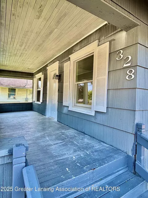 Exterior - 328 E Cavanaugh Rd, Lansing, MI 48910 photo 2 of 2