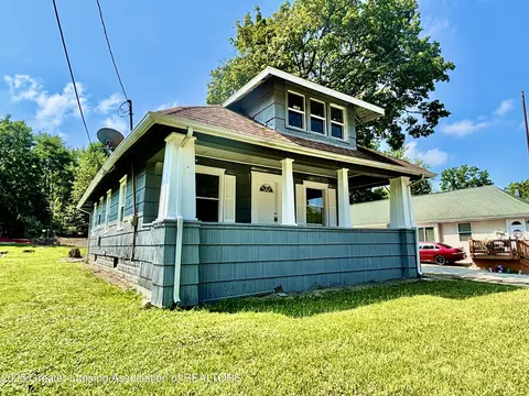 328 E Cavanaugh Rd, Lansing, MI 48910