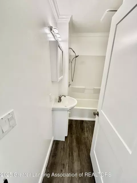 Bath - 328 E Cavanaugh Rd, Lansing, MI 48910 photo 1 of 2