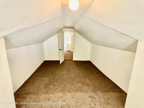 Bedroom - 328 E Cavanaugh Rd, Lansing, MI 48910 photo 4 of 4