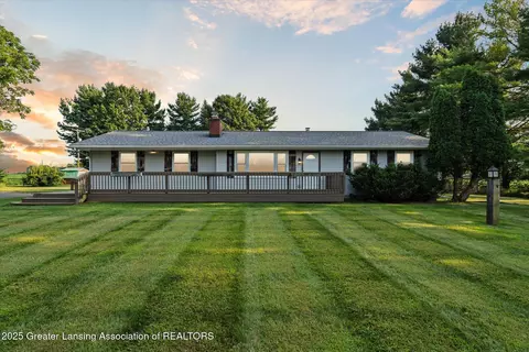 2559 W Lawrence Hwy, Charlotte, MI 48813