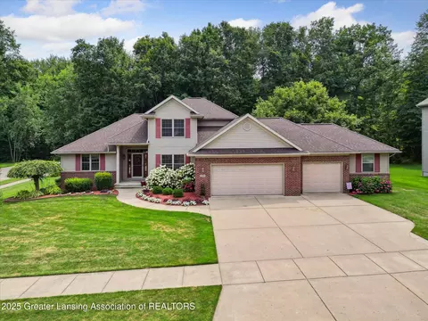 4280 Overbrook Dr, Grand Ledge, MI 48837