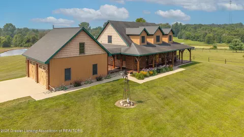 10153 Scipio Hwy, Vermontville, MI 49096