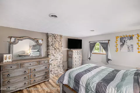 Bedroom - 4650 Waugh Rd, Owosso, MI 48867 photo 3 of 3
