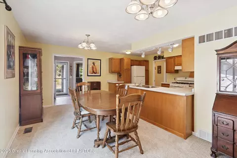 3885 Sage Ln, Dewitt, MI 48820 photo 18