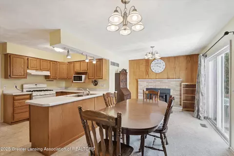 3885 Sage Ln, Dewitt, MI 48820 photo 17