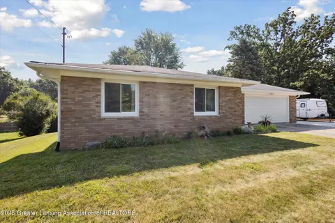 3885 Sage Ln, Dewitt, MI 48820 photo 2