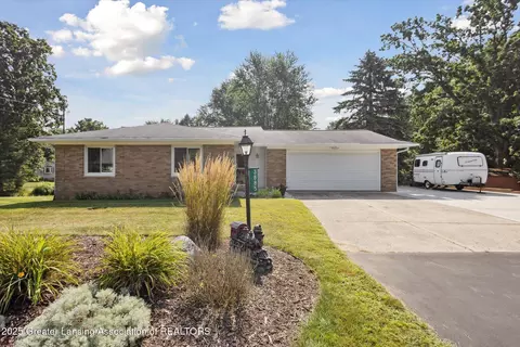 3885 Sage Ln, Dewitt, MI 48820 photo 4