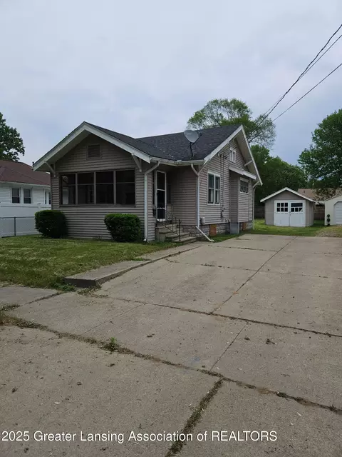 909 Seymour Ave, Jackson, MI 49202