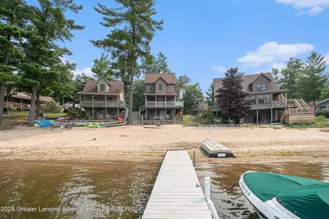 1418 Hillcrest Ave, Harrison, MI 48625