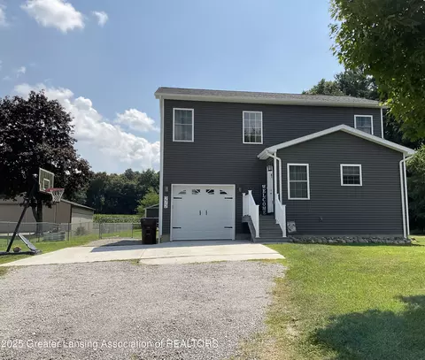 272 E 5 Point Hwy, Charlotte, MI 48813