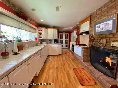 9916 Riverside Dr, Eagle, MI 48822 photo 7