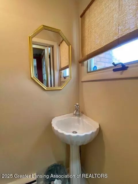 9916 Riverside Dr, Eagle, MI 48822 photo 14
