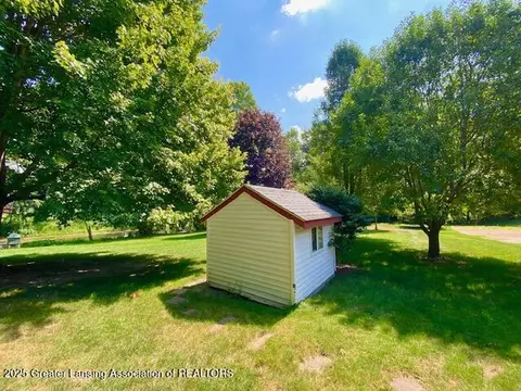 9916 Riverside Dr, Eagle, MI 48822 photo 33