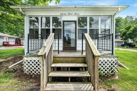 354 E Miller Rd, Lansing, MI 48911