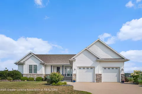 2242 Winners Cir, Saint Johns, MI 48879