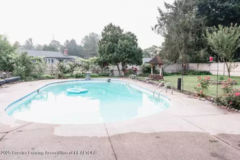 Exterior - 6560 Lansdown Dr, Dimondale, MI 48821 photo 6 of 8