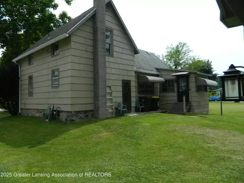 Exterior - 2437 Eifert Rd, Holt, MI 48842 photo 2 of 3