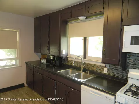 Kitchen - 2437 Eifert Rd, Holt, MI 48842 photo 1 of 2