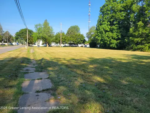 610 W State St, Saint Johns, MI 48879 photo 7
