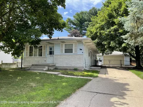 832 Walnut St, Charlotte, MI 48813