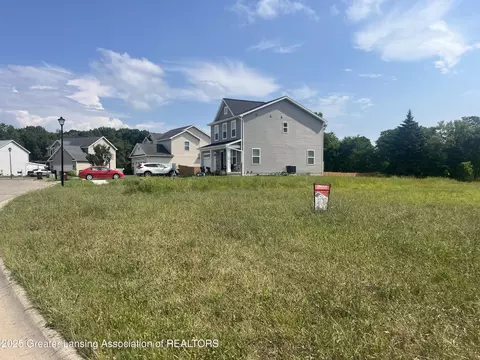 2670 Brigantine Dr, Lansing, MI 48911
