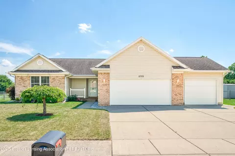 5729 Ladderback Dr, Holt, MI 48842